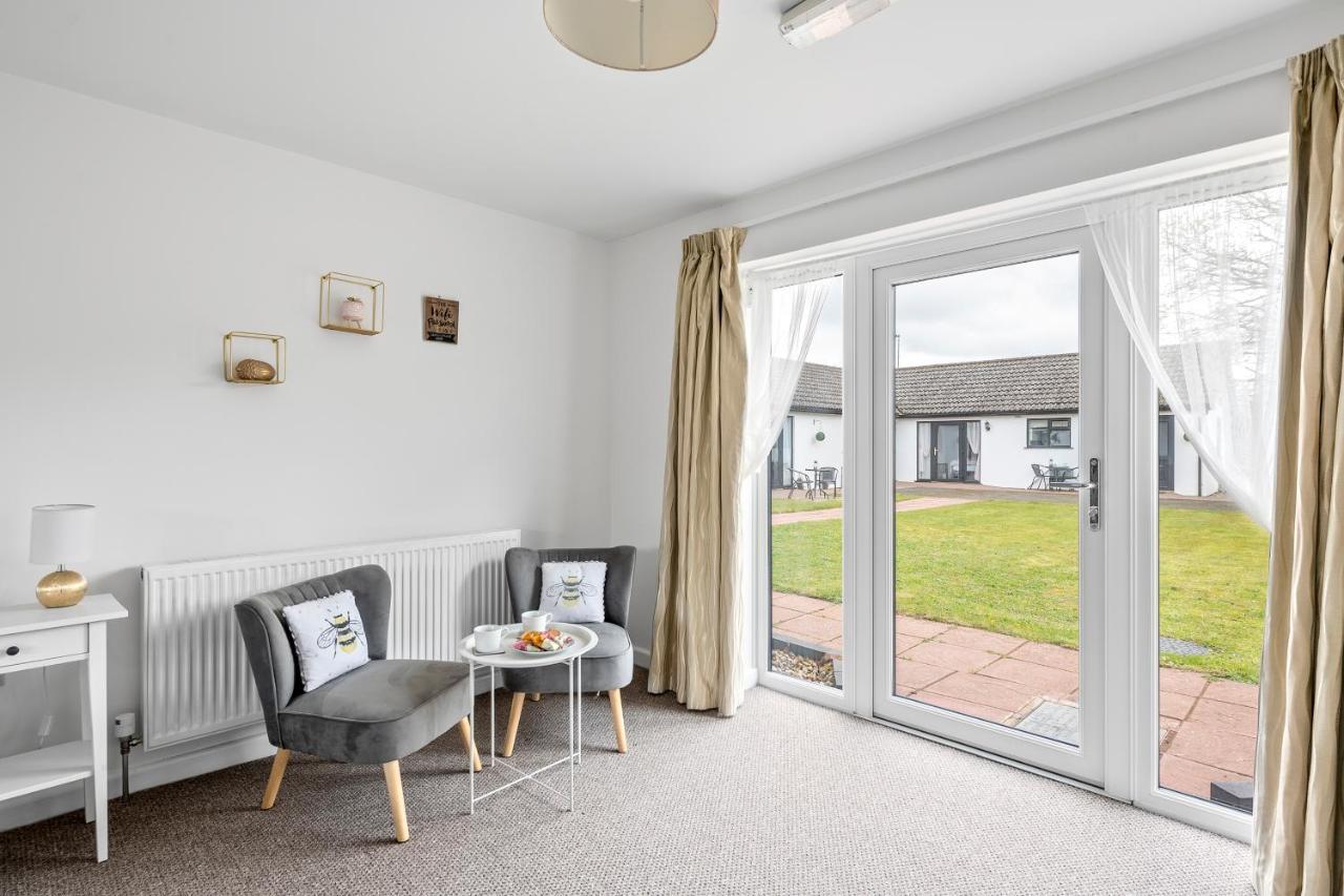 Number 5 - Lytton Tree Lodge, Reydon, Southwold ภายนอก รูปภาพ